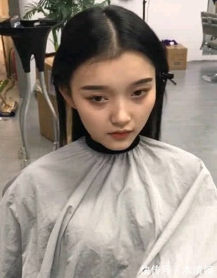 发型师 奇闻:女大学生去理发店做发型,看到做好的发型,网友:不满意