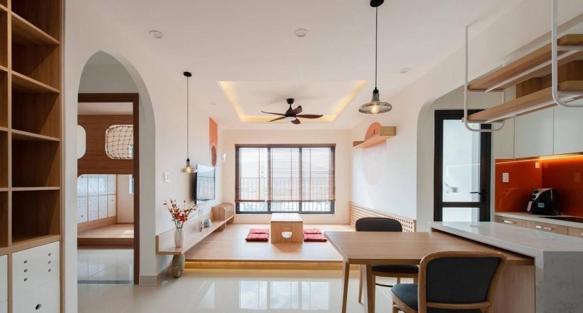 上下铺|78㎡“去客厅化”,扔掉沙发靠墙打5cm高地台,一家5口越住越宽敞