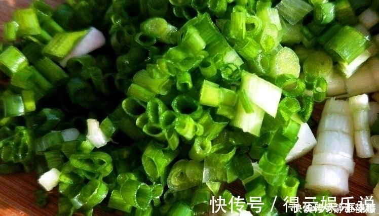 包包子|调饺子馅最忌讳加此调料,很多人不清楚就放,难怪饺子馅发柴难吃