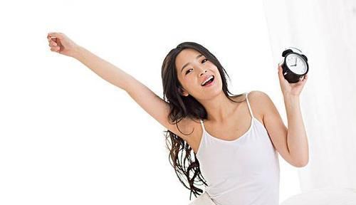 起床后若脸上有3个表现，可能肌肤寄生了螨虫，要赶紧除螨了