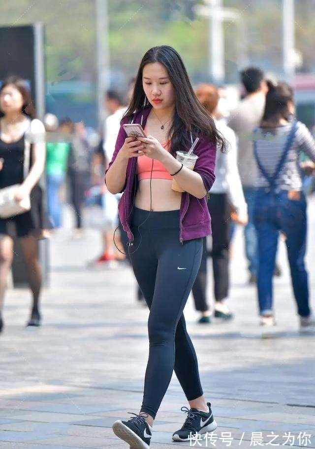 工装裤 瑜伽裤最能体现姑娘仙女般的气质，女人味儿十足，十分吸睛