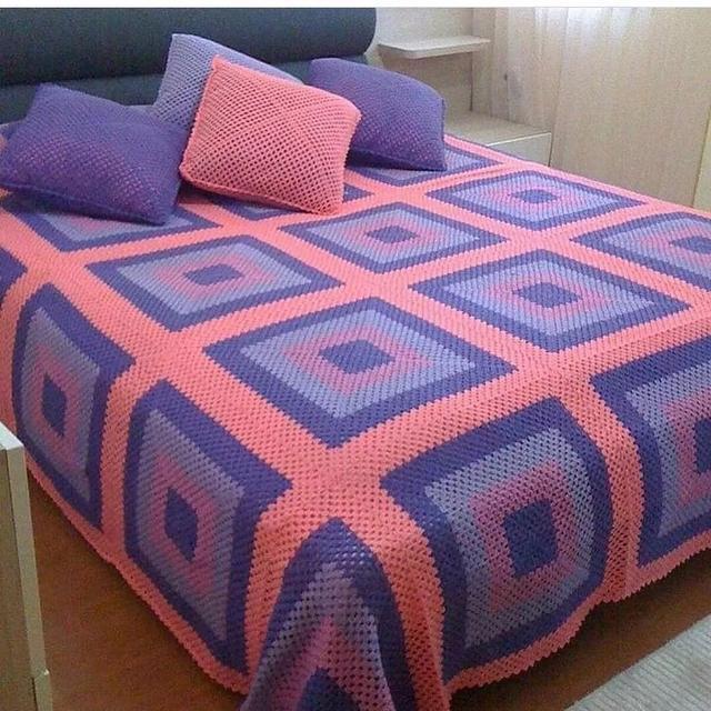 零线太多别浪费,试试钩一钩拼花抱枕,在家非常好用!附图解