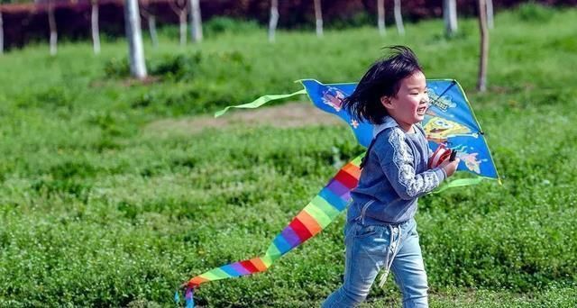 疏忽大意|4岁男童差点被割喉，只因这把“隐形刀”，这些安全隐患别小觑！