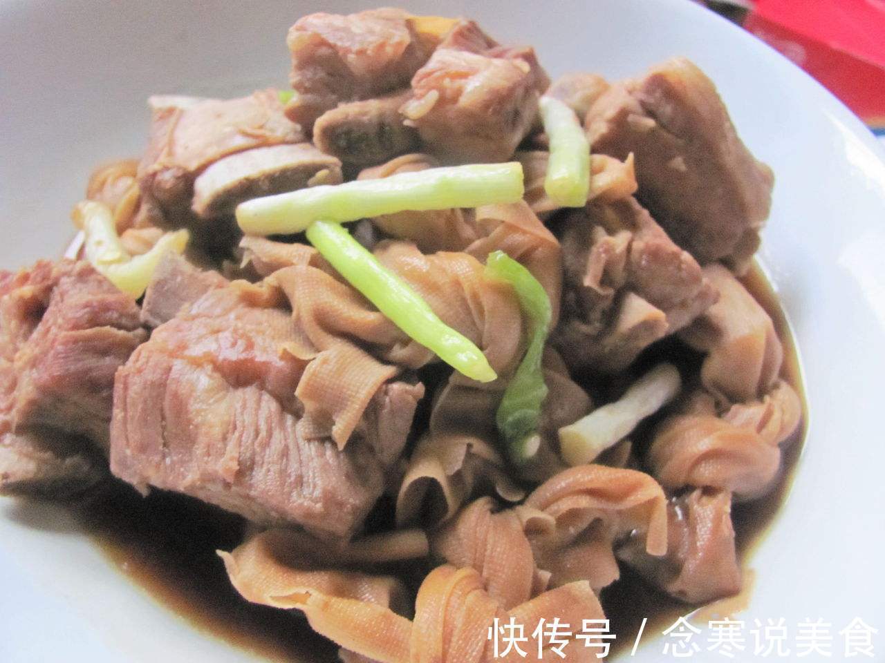 最开胃营养的排骨做法,喷香诱人,软嫩鲜香,一口接一口贼香了