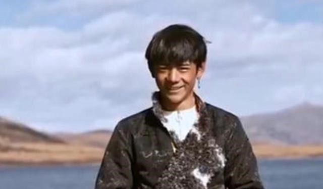 丁真所在國企拒絕他參加選秀和綜藝，他的爆紅是偶像文化的反噬