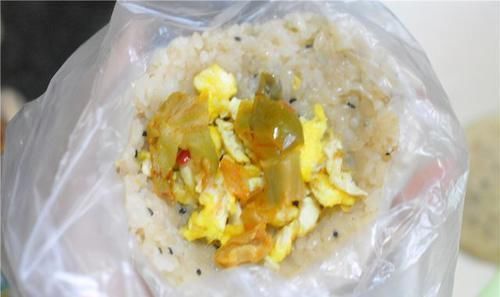 儿子|米饭新做法，儿子着了迷，天天吃不够，5分钟上桌，我特乐意做！