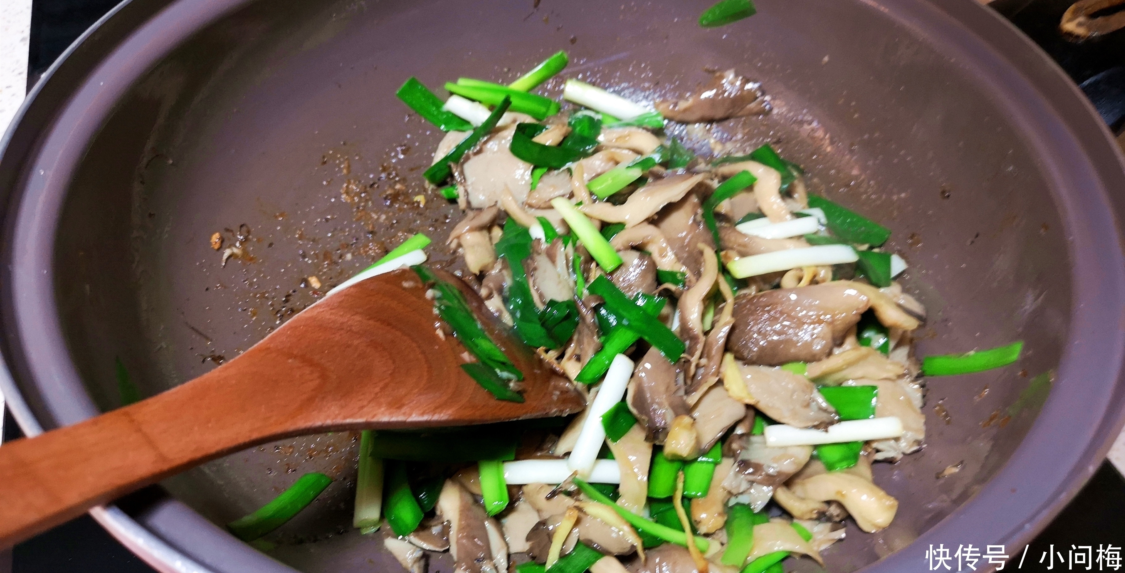 大厨|蘑菇好吃有秘诀,要不要焯水是关键,不少大厨都这么做,太香了