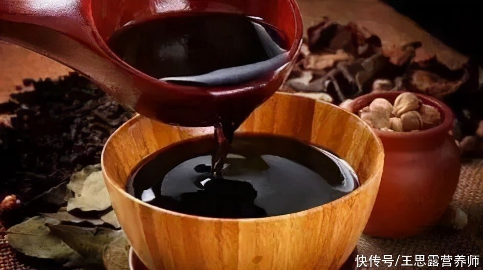  当中|常吃“醋泡姜”能治病？长期食用醋泡生姜的人，最后怎么样了？