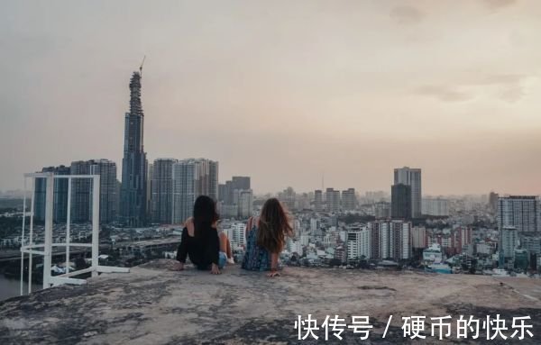 |幽默段子：《等飞机》