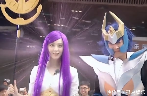 b苗苗空降《奔跑吧》,谁注意导演对她的“称呼”,暴露郑恺的地位