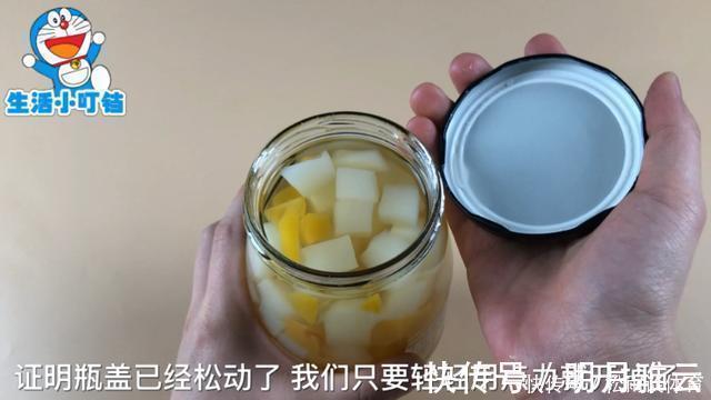 跟着我一起|今天才知道,罐头盖上有个“小机关”,再也不用撬开了,太简单了