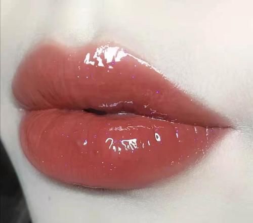 女生们|涂口红不掉色的小妙招,护唇膏最不能少,还有这些容易忽视的细节