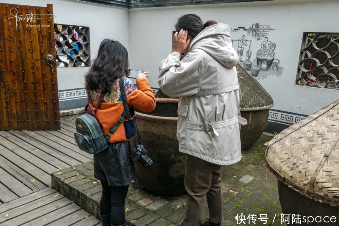 绮园|在绮园商业街旁边,有个院子专门用来酿酱油,还是海盐的老字号