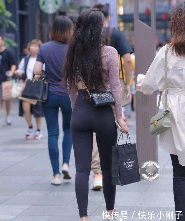 打底裤 修身有型的打底裤装扮绽放美丽时刻,大方好看值得借鉴,简约大方