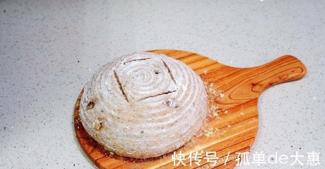 高纤|甜面包吃腻了,试试这款无油无糖的高纤面包吧!外脆内软越嚼越香