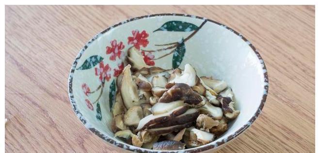 瑶柱|教你在家做荷叶糯米鸡，简单好做不繁琐，比炒菜省事，比粽子好吃