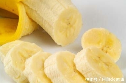 煮水|用香蕉煮水,每天一碗,坚持半个月,身体会收获意想不到的好处