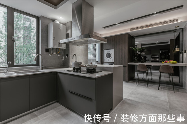 艺术画|140平四房改两房现代风设计,在删繁就简中呈现出诗意的空灵