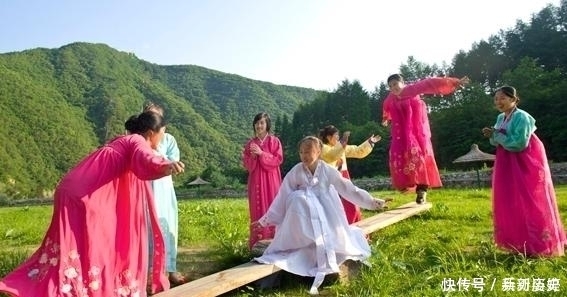 中年|朝鲜的乡村虽然落后，可当地女人对待游客却很热情