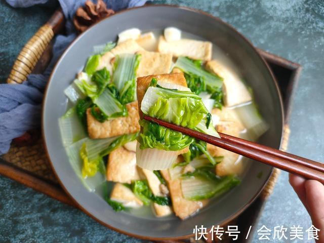 豆腐|有两种碱性蔬菜是绝配,大热天常给家人吃,应季而食,舒服过伏天