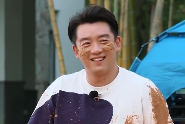 跑男团集体在脸上涂泥,有谁注意看baby的脸女明星最后的体面