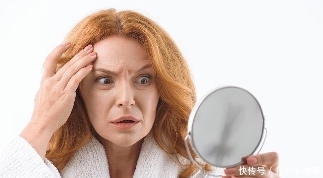 食用枸杞|女人想要推迟衰老,常吃4样零食,保养卵巢,助你更显年轻!