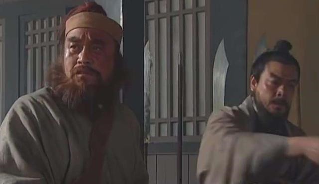 雷横|雷横抓住刘唐,去晁盖家不去县衙,是为了吃喝要银子吗