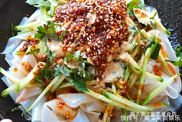  大错特错|做凉皮时，直接蒸是大错特错，多加这一步，凉皮筋道透明不开裂