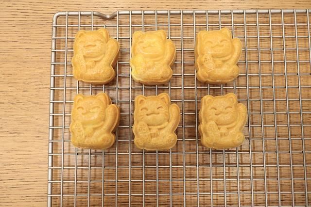 美味|黑芝麻酱绿豆沙月饼还真好吃，说啥也得试一试，歪打正着的美味