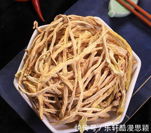 放进冰箱|怪兮兮的，腊猪头猪蹄都炖熟煮粑了，风萝卜居然还没有炖粑。
