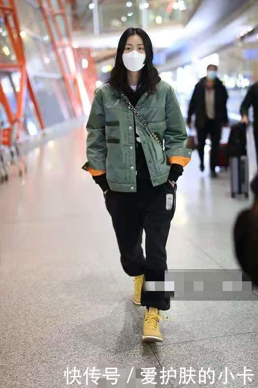 基础|冬天怎么利用基础款穿得保暖又时髦,跟刘雯学就对了