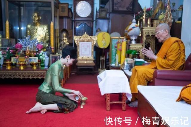 玛哈#同是签文件:苏提达跪地签,诗妮娜躲角落签,泰王却为西拉米铺纸