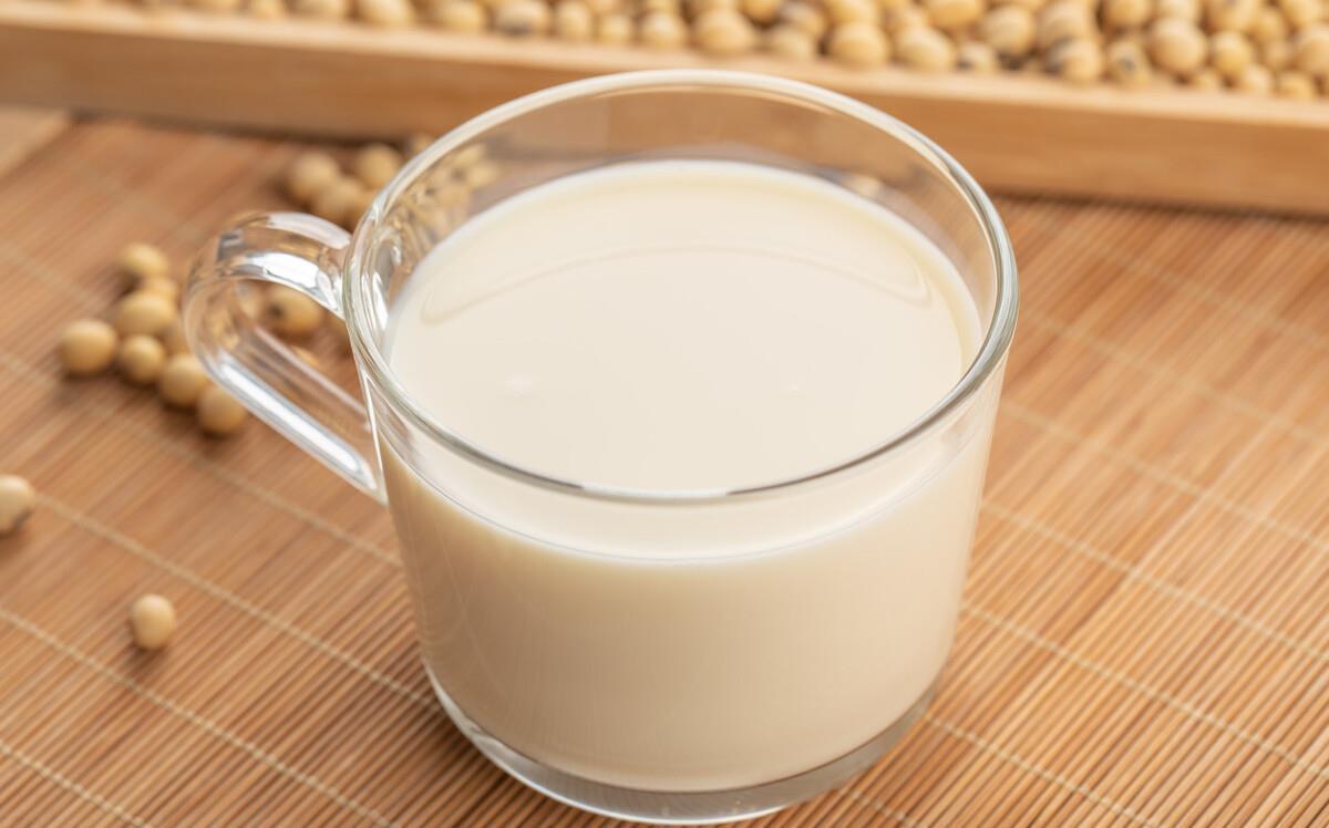 打豆浆时,用生豆还是熟豆?多做一步,豆浆又香又浓,还没残渣