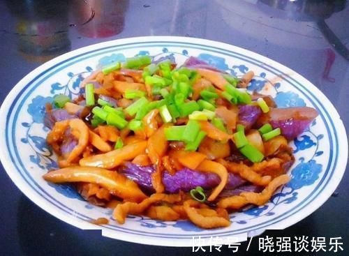 炒茄子|炒茄子时,只泡水是不行的,多加“这一步”,口感好还不油腻