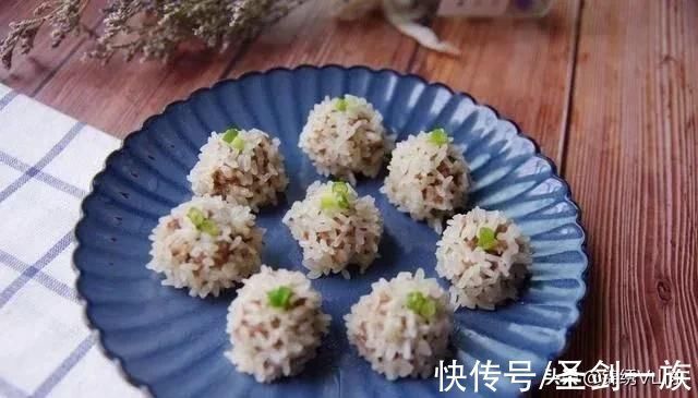 周末聚会,我下厨做了12道快手菜,简单美味,一桌菜30分钟搞定