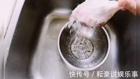 家庭|盐水鸭的家庭做法,方法简单耗时短,咸香可口肉质嫩,不比买的差