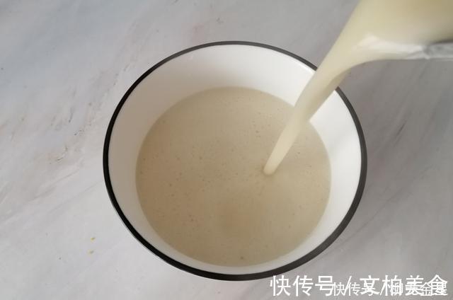 一个人的午餐不将就，一根西葫芦搞定，营养好吃，十分钟上桌