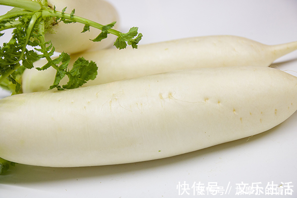 食物|50岁后容易长老年斑,4种食物经常吃,预防色素堆积,脸部更白净