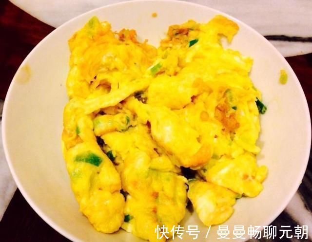 水炒鸡蛋|鸡蛋别再用油炒了,试试这个新做法,口感鲜嫩,健康不长胖