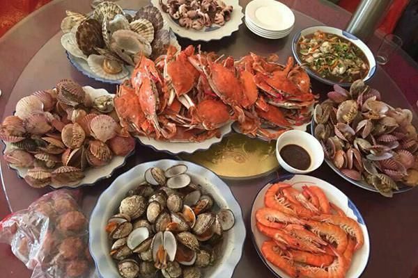 小吃街|甲状腺结节真的不能吃海鲜吗?医生:其实有两种食物不能吃