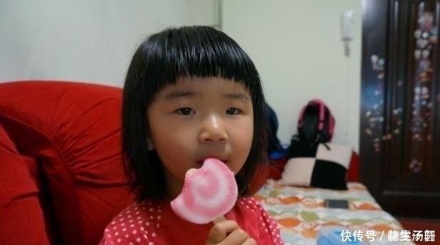 75岁老中医苹果煮水加1物,坚持一周肚肚舒畅没口臭,积食拜拜