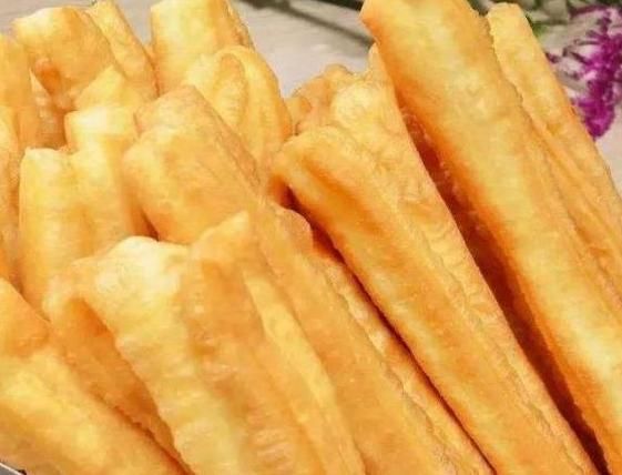 骨质疏松|骨质疏松的人是因面条吃多了?专家:想要养护骨骼,2种食物要少碰