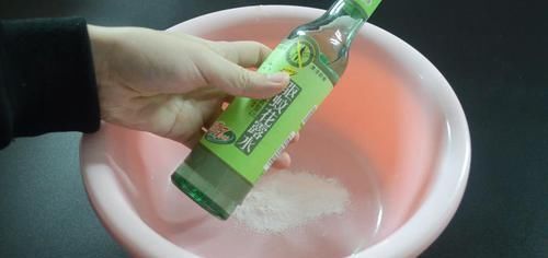 毛巾脏别再洗衣液洗, 洗的时候加一点它, 洗完毛巾就跟新的一样干净