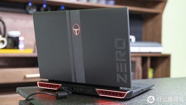l年轻人的第一台游戏本！都是堆料，我为什么选雷神 ZERO