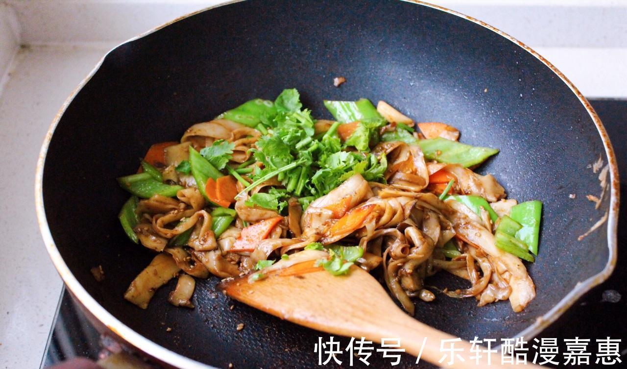 杏鲍菇|孜然青椒杏鲍菇,美味下饭菜,做法简单