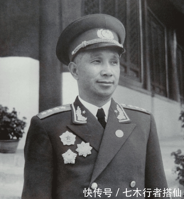 元帅|都说粟裕将军应是元帅军衔,其实还有三点要求,未达到授元帅标准