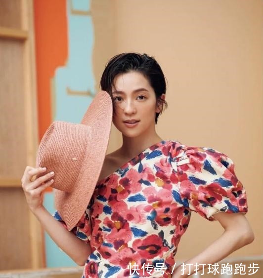 太太 日本太太的“花样”穿搭,人到中年,多点色彩,穿出不一样风格!