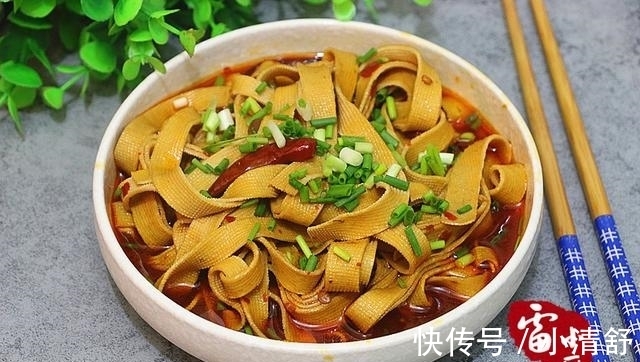 清盘|干豆腐别再凉拌了,按张亮的做法,上桌就被清盘,真好吃