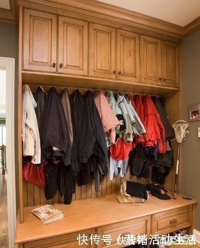 案例|入户没人放鞋柜了,太不实用!不如学着设计一排柜,一进门贼漂亮!