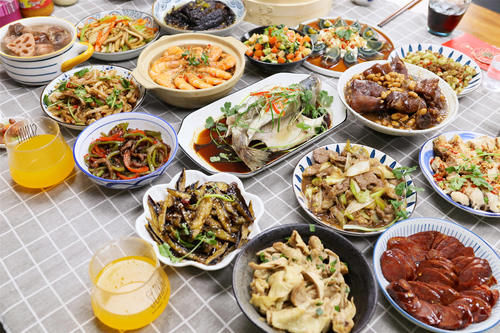 2021年夜饭出炉，16道菜搭配好，省事还好吃，团圆饭不发愁